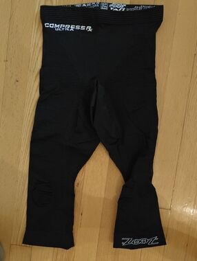 Zoot Black CompressRx Ultra Cropped Compression Tights